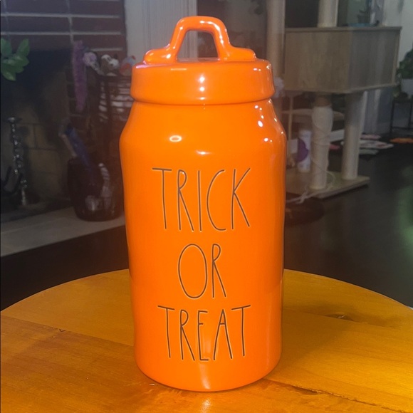 Rae Dunn Orange Halloween TRICK OR TREAT Canister NWT 2020 - Picture 2 of 7